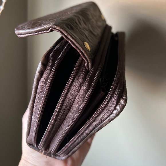 Stunning handmade carved leather wallet/crossover - Picture 11 of 12